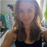 Ich kann Hatha/Vinyasa Yoga in Gruppen ode Einzelunterricht anbieten. Habe 3 Jahre Erfahrung im Unterrichten :)