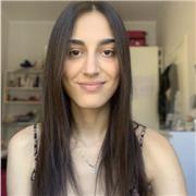 Studentessa universitaria di economia impartisce lezioni di matematica, italiano, inglese (si valutano altre materie) per studenti di scuola elementare, medie e superiori.