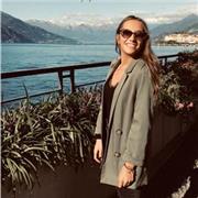 Studentessa universitaria di medicina veterinaria al quinto anno