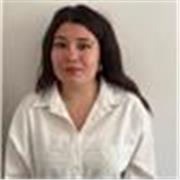 Studentessa impartisce lezioni di inglese, storia, francese e matematica a studenti di scuole elementari, medie e superiori