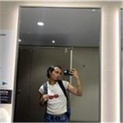 Soy un estudiante de artes, que da clases de ingles adaptadas a personas de todas las edades y niveles. C2 Cambridge certificate.