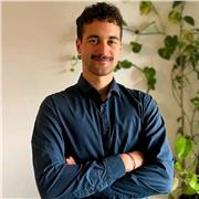 Professeur trilingue espagnol, anglais, français avec une expérience industrielle internationale et dans l'éducation nationale.