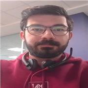 Technical specialist who can teach e-mobility topics.