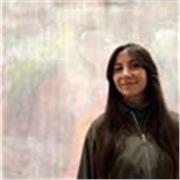 Infermiera e studentessa di medicina impartisce lezioni di biologia. 