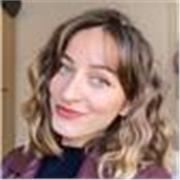 Profesora para niños y niñas de Educación Primaria