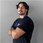 Sería un profesor versátil y con experiencia variada en el sector laboral, perfil de marketing 360 y trato con gente de todo tipo 
