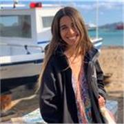 Soy Vega, educadora internacional con amplia experiencia en enseñanza de idiomas, bienestar, neuroeducación y desarrollo personal.