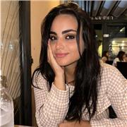 Laureata in scienze della comunicazione offre lezioni in italiano