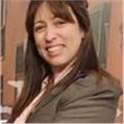 Apasionada a la enseñanza, paciente , buena comunicación con los niños y lo más importante , con dominio de las matemáticas 