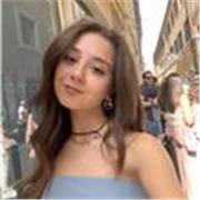 Ciao, mi chiamo Elvira e sono laureata in lingue. Offro lezioni di italiano per bambini e ragazzi dalle elementari alle superiori!