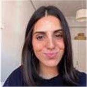 Hola, soy Hebe, estudiante de Gestión Industrial de la Moda en Ferrol y apasionada de la música desde pequeña. Empecé a tocar el p