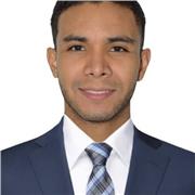 Profesor de redacción y periodismo especializado en medios de comunicación masiva