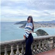 Estoy titulada en bachillerato, cursando ya cuarto de Arquitectura. Con 3 años de experiencia en clases particulares en ESO y prim