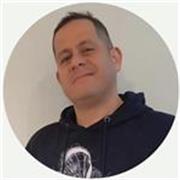 Professor de Geografia com formação em Geopolítica, Ciências Sociais e História