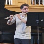 laureato al conservatorio Vincenzo Bellini di Catania impartisce lezioni private di flauto traverso e preparazione alle ammissioni