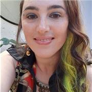 Profesora apasionada que potencia tu creatividad y confianza