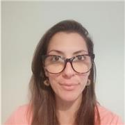 Estudios en trabajo social, muy atenta y con ganas de enseñar