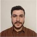 Arapçaya olan ilgim küçük yaşlarda başladı ve eğitimime erken yaşlarda adım attım. Liseyi İmam Hatip'te tamamladıktan sonra yurtdı