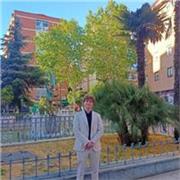 Estudiante de ingeniería aeroespacial . Cursado Bachillerato científico y ESO. Da clases de Física, Química, Mates.