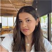 Me defino como una persona responsable, cariñosa, paciente y atenta. A niños, adaptándome a su edad y necesidades diarias.