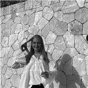 English (both for native speakers and beginners), IB Psychology, IB Biology Tutor