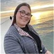 Sono una ragazza di 23 anni , faccio supplenze a scuola. Sono disponibile a fare ripetizioni e/o aiuto compiti