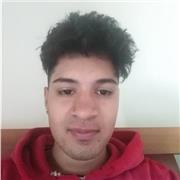 comprometido en enseñar a cualquier persona interesada en descubrir el lenguaje visual. Ofrezco clases accesibles y dinámicas para principiantes y entusiastas, centrándome en desarrollar habilidades para capturar imágenes impactantes y contar historias vi