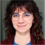 Profesora de dibujo, artes plásticas y digitales. Especializada en adolescentes.