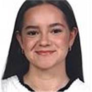 Profesora de portugués nativo apta para niños, ofreciendo clases dinámicas y divertidas.