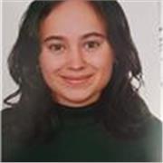 estudiante universitaria de farmacia, titulada en bachiller científico que puede ayudar con asignaturas de ciencias como biología, química, y lengua castellana e inglés