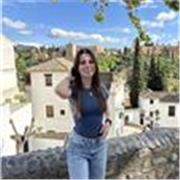Profesora de apoyo educativo con años de experiencia