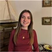 Étudiante en économie, propose des cours de maths de la primaire à maths expertes.