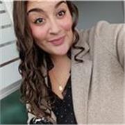 Joven empática que puede enseñar tanto lenguas( gallego, castellano, inglés, francés) como ciencias( química, matemáticas...) 