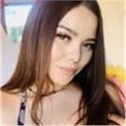 La maestra de prescolar ayuda a niños y niñas a desarrollar habilidades en motricidad fina y avanzada con actividades deseadas para su respectiva edad , juegos, actividades para su desarrollo y actividades físicas