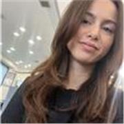 Offro lezioni private ai bambini delle scuole elementari e medie adattandole ai loro livelli e capacità. 
Diplotamata in Lingue 