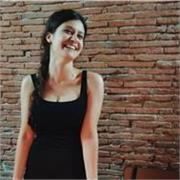 Laureata triennale in Lingue, studentessa magistrale in Lingue, Letterature e Filologie Euroamericane, presso l'Università di Pisa