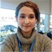 Profesora de inglés cualificada bilingüe. +10 años viviendo en UK