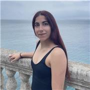Profesora titulada en Filología Clásica y Estudios Ingleses. Soy una chica organizada y empática con los alumnos