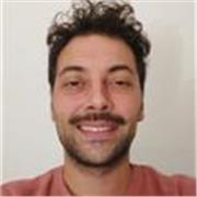 Profesor de filosofía con más de diez años de experiencia dando clases en bachilleratos y universidades argentinas.