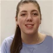 Ciao sono Anna una studentessa universitaria, propongo il mio servizio di ripetizioni per ragazzi/e delle elementari/medie