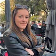 Studentessa universitaria impartisce ripetizioni