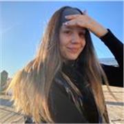 Profesora nativa de español con pasión por enseñar ofrece clases online divertidas, prácticas y totalmente adaptadas al alumno. 