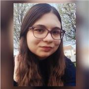 Ciao, sono Monica. Sono un'ex studentessa, disponibile in italiano (anche per stranieri), francese, diritto e geostoria.