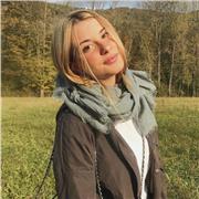 Tengo el bachiller social y actualmente estoy cursando primero de derecho.
Puedo dar clases de assignaturas de bachillerato eso y primaria. Tengo muchas ganas!