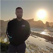 Joven, trabajador, responsable, educado y amable