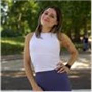 Clases de yoga presenciales para adultos: reconexión y bienestar con una instructora certificada