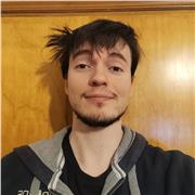 Hola! Mi chiamo Daniele Pruneri, sono docente pubblico, designer e studente di filologia. Ho imparato lo spagnolo gestendo le iniziative di accoglienza studenti esteri della mia università, l'accademia Internazionale NABA di Milano. Fu un'esperienza forma