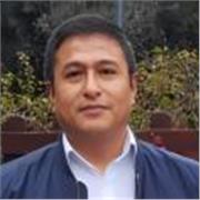 Profesor de matemáticas para estudiantes de colegios y universidades