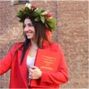Sono Giulia,laureata in mediazione linguistica e criminologia.Offro lezioni di inglese, spagnolo e aiuto nelle materie umanistiche