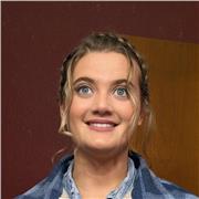 Native English teacher with 3 years of experience offers private lessons for children and adults in the city of Salamanca.